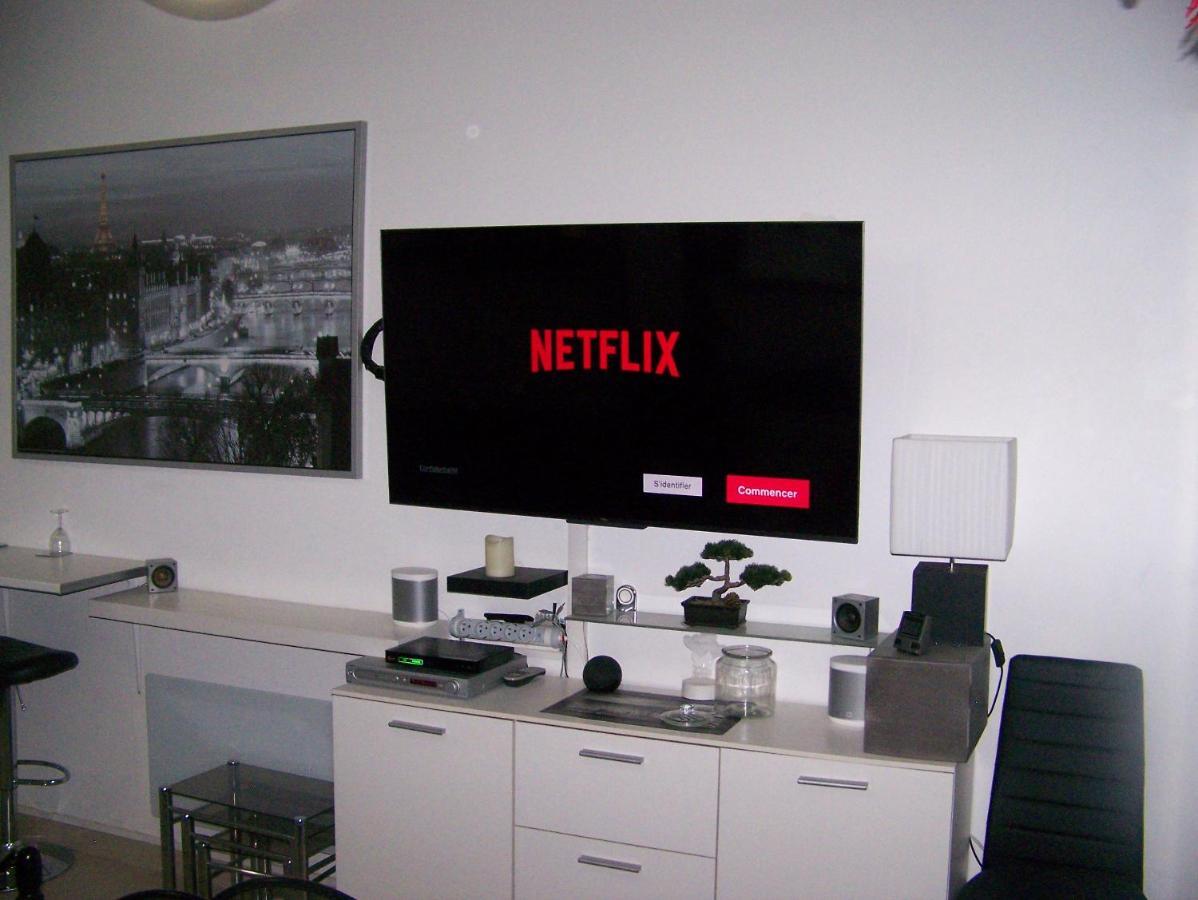 Charmant Studio Au Calme Tout Confort Dans Chateau Neo Gothique Proche Zenith Comet Orleans Parking Voiture Gratuit Wifi Haut Debit Rue Des Montees Exterior foto